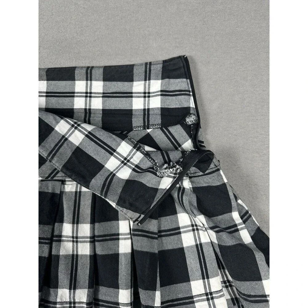 Plaid Pleated Mini Skirt Black White Buckle Sz L Y2K Punk Grunge